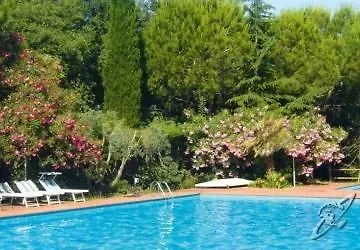 Baia Etrusca Resort 2*